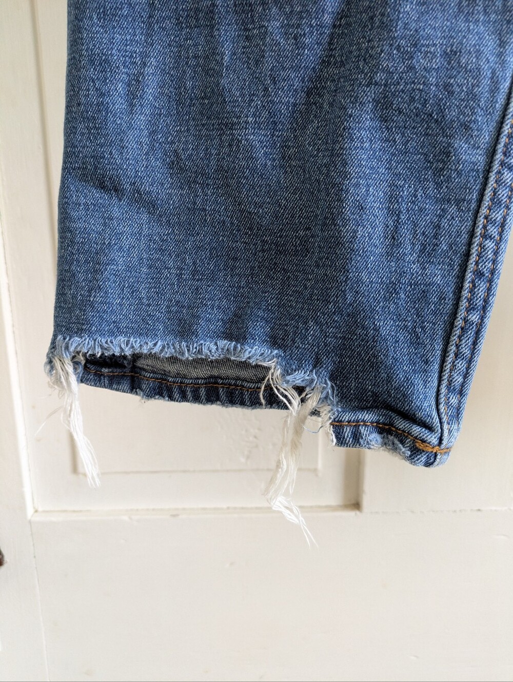 Abercrombie & Fitch The Ankle Straight Ultra High Rise Denim Jeans- 4 - Picture 4 of 5
